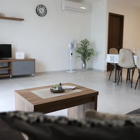 Cosy 2br With Full Amenities In Gharb, Gozo By 360 Estates Lägenhet
